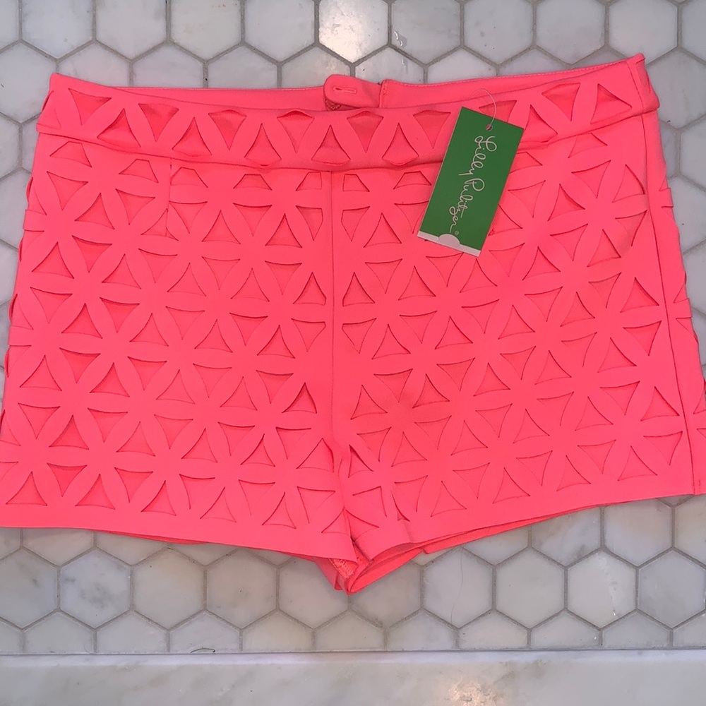 Lilly Pulitzer coral textured shorts size 6